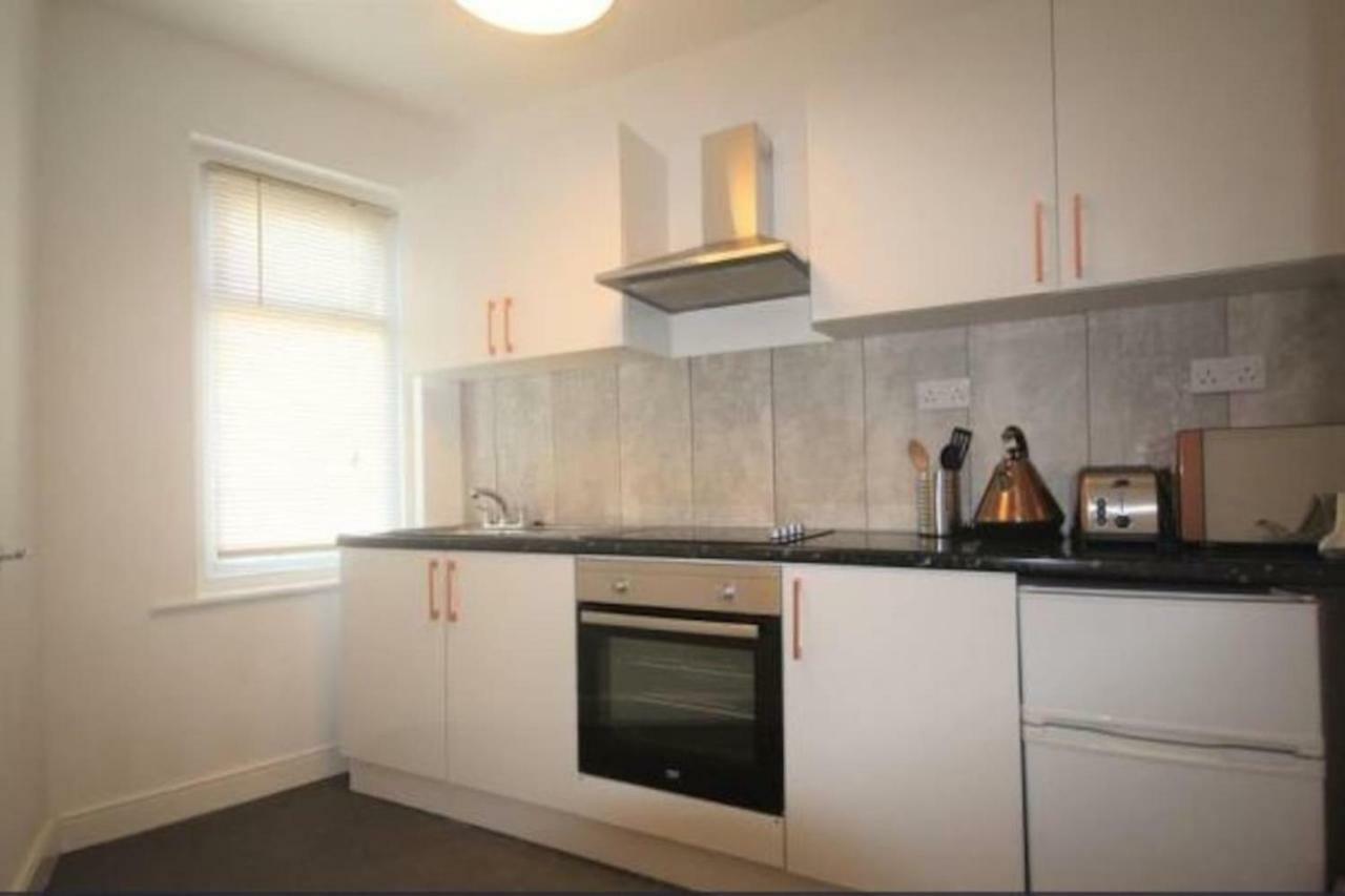 Bright City Center Apartment - Close To Beach ボーンマス エクステリア 写真